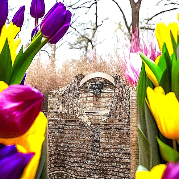 Unleash Your Style with the Pre-Loved West End Long Sleeve Button-Down Shirt - Picture 3 of 16